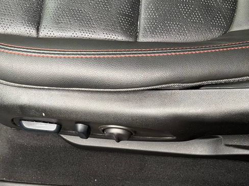 Used 2023 Chevrolet Bolt EUV Premier w/ Redline Edition FWD image 7