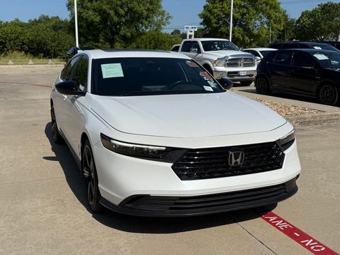 Used 2023 Honda Accord Sport image 7