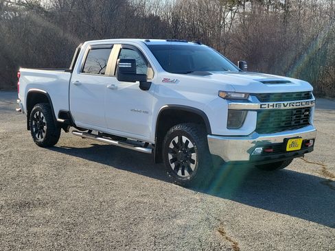 Used 2020 Chevrolet Silverado 2500 LT w/ All Star Edition image 3