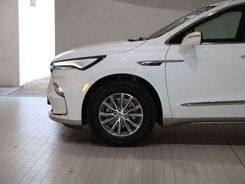 Used 2024 Buick Enclave Premium image 4