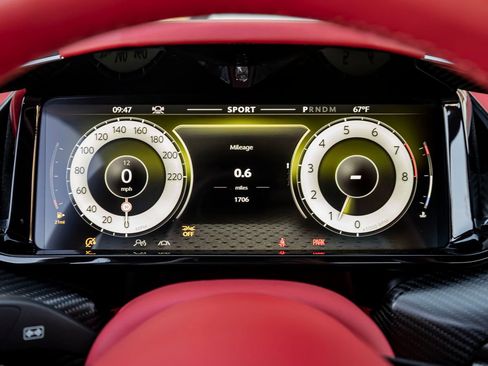 Used 2026 Aston Martin V8 Vantage Coupe image 7