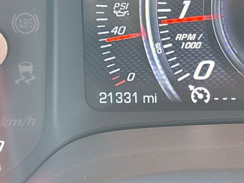 Used 2017 Chevrolet Corvette Stingray w/ Carbon Flash Badge Package image 18