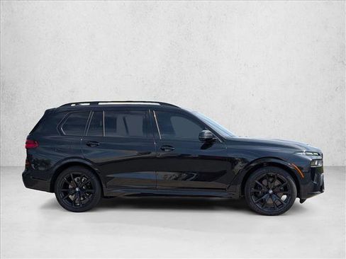Used 2024 BMW X7 xDrive40i w/ M Sport Package AWD/4WD image 4