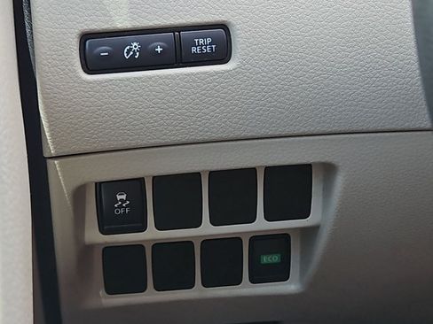 Used 2018 Nissan Rogue Sport SV FWD image 17