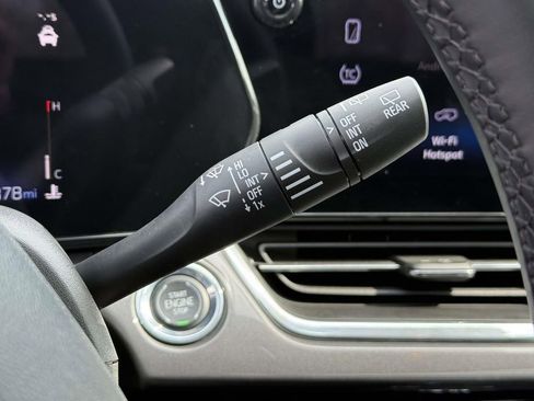 Used 2024 Chevrolet Trax ACTIV w/ Sunroof Package image 27