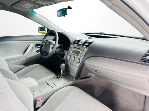 Used 2011 Toyota Camry LE FWD image 13