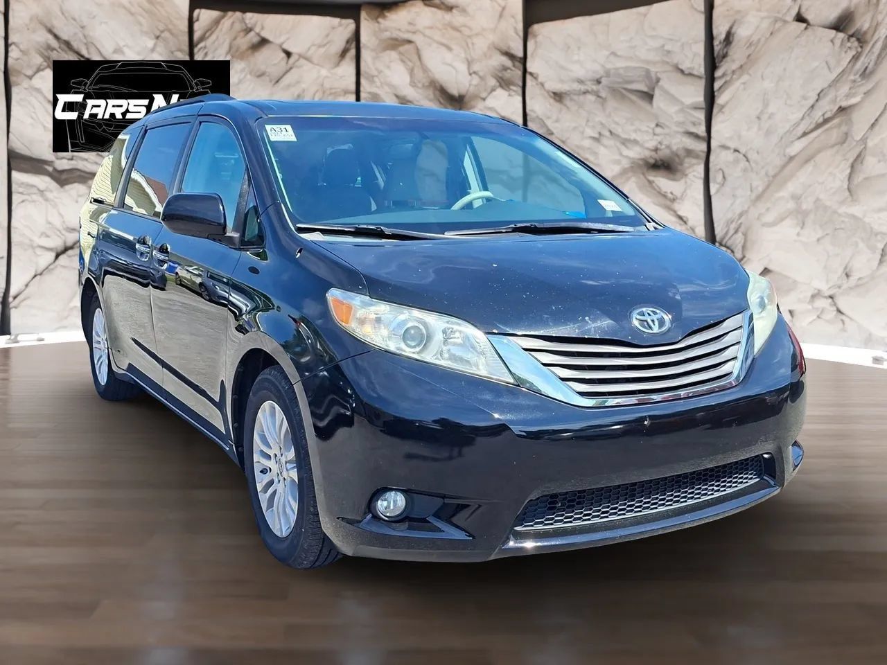 Used 2014 Toyota Sienna XLE FWD image 1