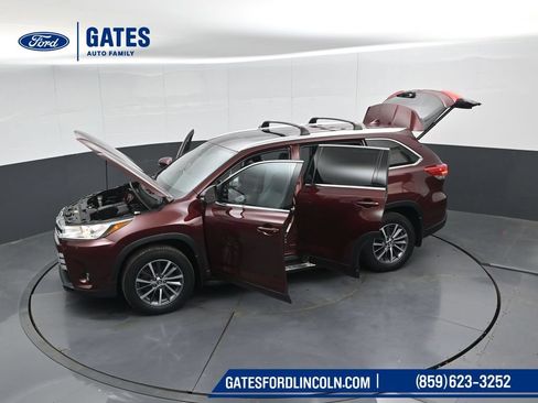 Used 2017 Toyota Highlander XLE AWD/4WD image 59