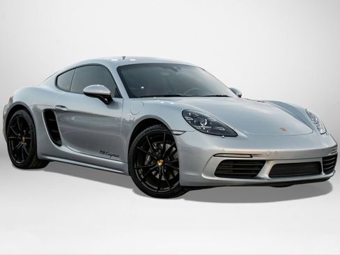 Used 2022 Porsche 718 Cayman image 4