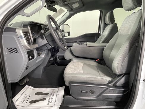 Certified 2024 Ford F250 XLT w/ 360-Degree Camera Package AWD/4WD image 8