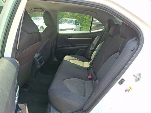 Used 2019 Toyota Camry LE FWD image 12