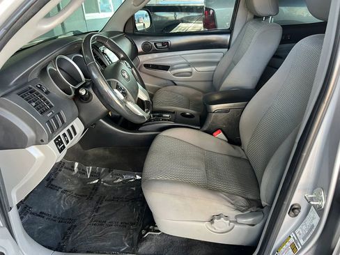 Used 2015 Toyota Tacoma PreRunner w/ Convenience Package RWD image 8