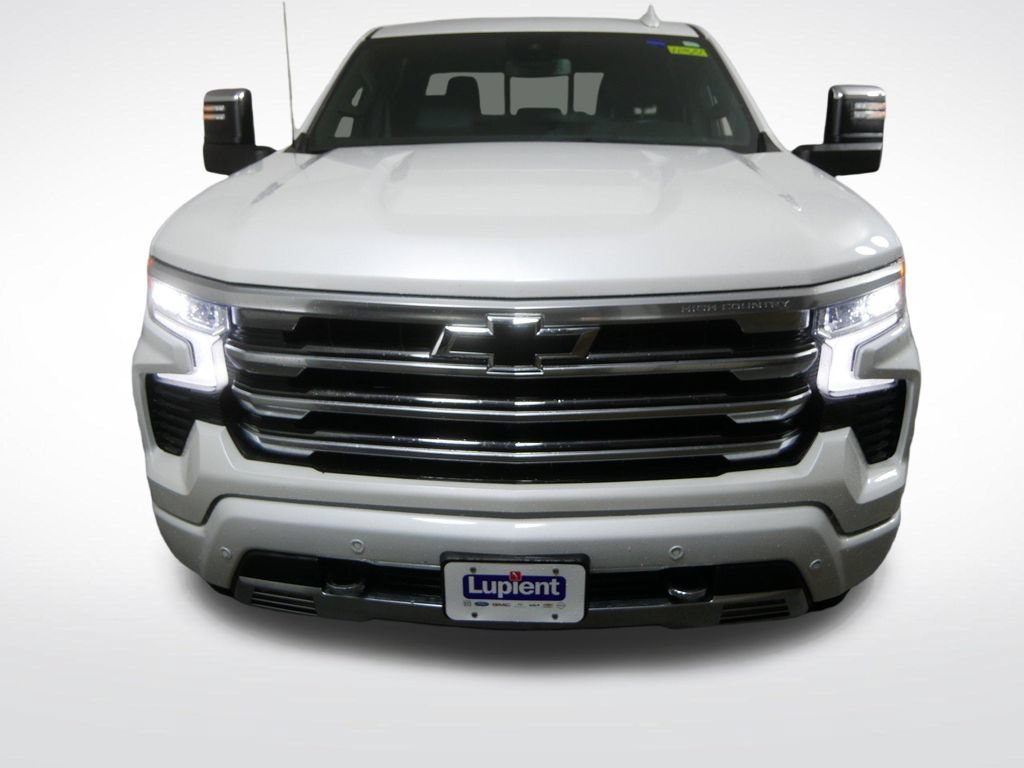 Used 2024 Chevrolet Silverado 1500 High Country w/ High Country Premium Package AWD/4WD image 10