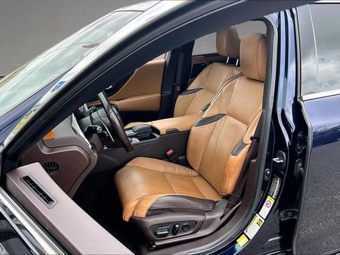 Used 2019 Lexus ES 350 Ultra Luxury w/ Accessory Package FWD image 25