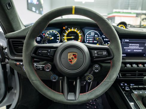 Used 2025 Porsche 911 GT3 RS RWD image 14