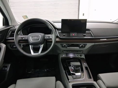 Used 2025 Audi Q5 e Premium image 4