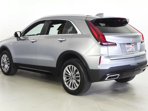 Used 2025 Cadillac XT4 Premium Luxury FWD image 9