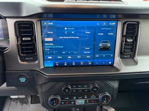 Used 2022 Ford Bronco Outer Banks w/ Sasquatch Package AWD/4WD image 26
