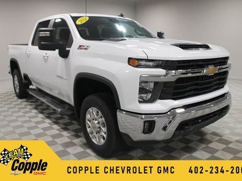 Used 2025 Chevrolet Silverado 2500 LT AWD/4WD image 1