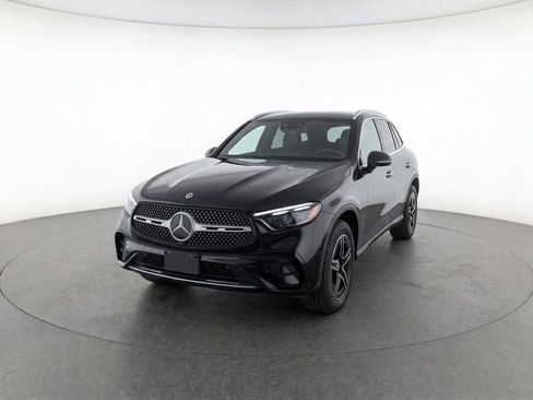 Used 2023 Mercedes-Benz GLC 300 4MATIC image 1
