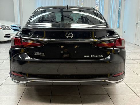 Used 2021 Lexus ES 250 w/ Premium Package image 8