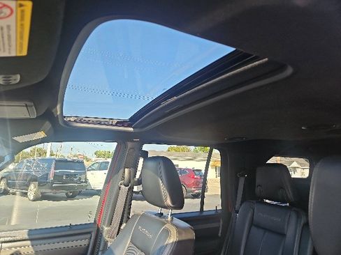 Used 2015 Ford Expedition Platinum image 10