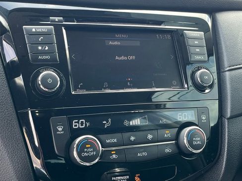 Used 2019 Nissan Rogue SV FWD image 15