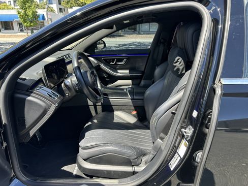 Used 2022 Mercedes-Benz S 500 4MATIC w/ AMG Line Package image 18