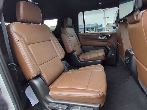 Used 2021 Chevrolet Suburban High Country image 27