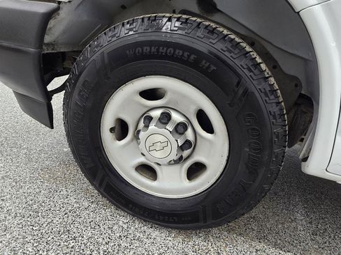 Used 2017 Chevrolet Express 2500 Extended image 22