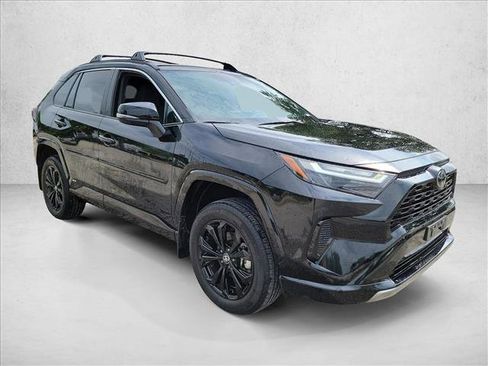 Used 2025 Toyota RAV4 SE w/ Convenience Package AWD/4WD image 3