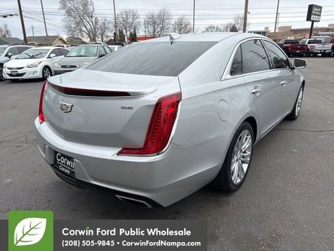Used 2018 Cadillac XTS Luxury image 5