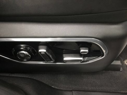 Used 2024 Jeep Grand Cherokee Overland w/ Luxury Tech Group IV AWD/4WD image 24