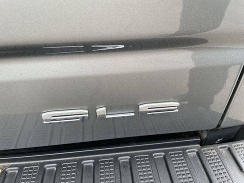 Used 2022 GMC Sierra 1500 SLE image 31