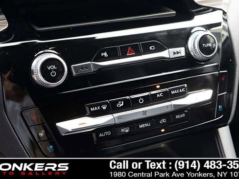 Used 2023 Ford Explorer Limited image 21