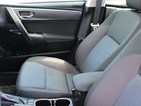 Used 2019 Toyota Corolla LE FWD image 29