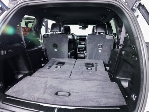 Used 2023 Jeep Grand Cherokee L Laredo image 18