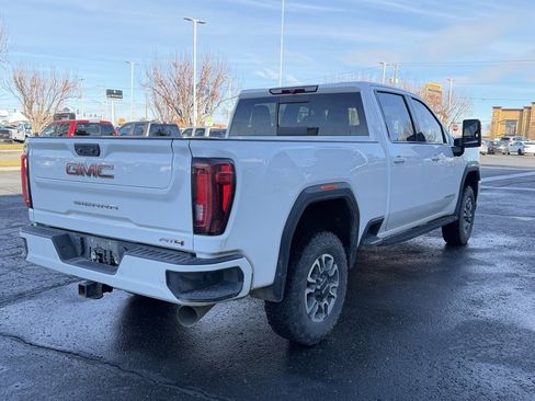 Used 2022 GMC Sierra 2500 AT4 w/ AT4 Preferred Package image 4