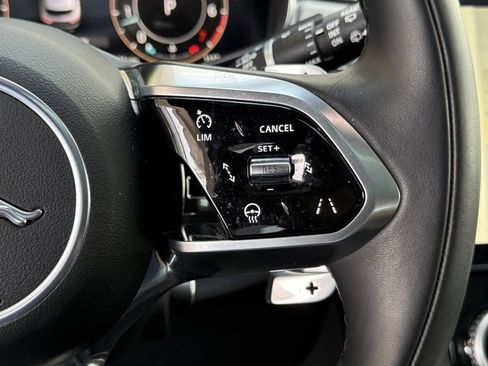 Used 2025 Jaguar F-PACE R-Dynamic S image 18