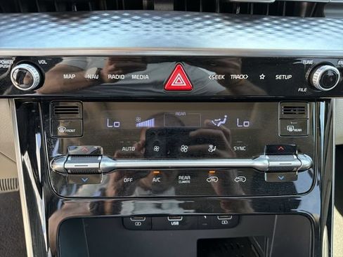 Used 2024 Kia Carnival SX Prestige FWD image 21