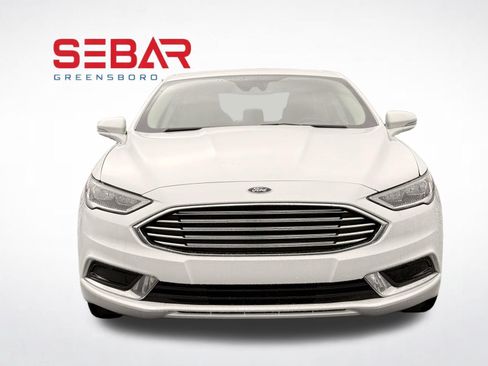 Used 2018 Ford Fusion SE w/ Equipment Group 602A FWD image 3