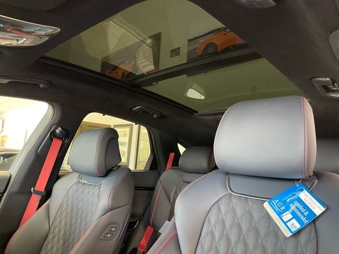 Used 2025 Genesis GV70 3.5T Sport w/ Sport Prestige Package AWD/4WD image 29