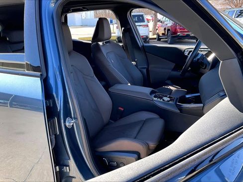 Used 2025 BMW X3 xDrive30i w/ Premium Package image 8