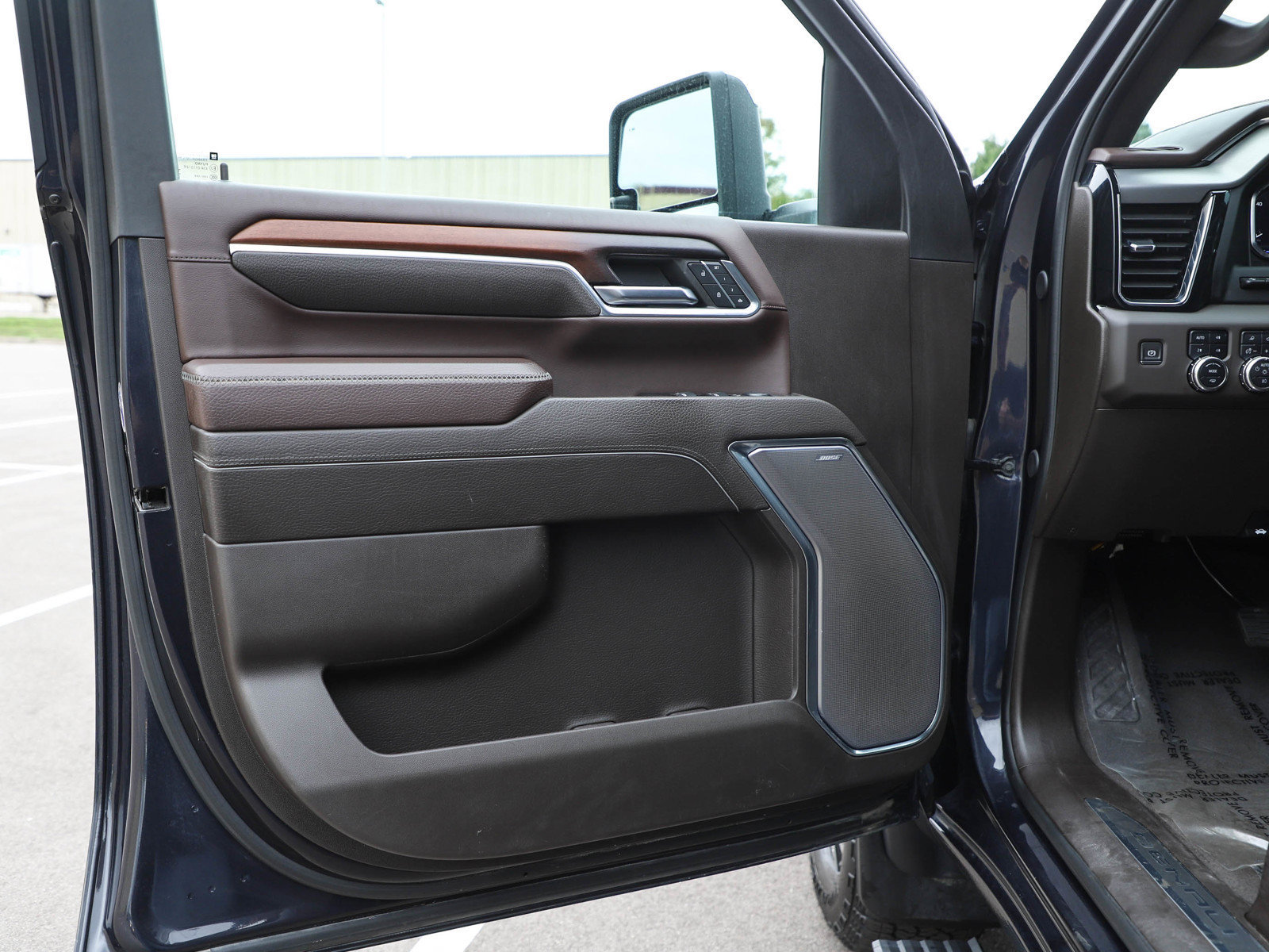 Used 2024 GMC Sierra 3500 Denali w/ Technology Package AWD/4WD image 19