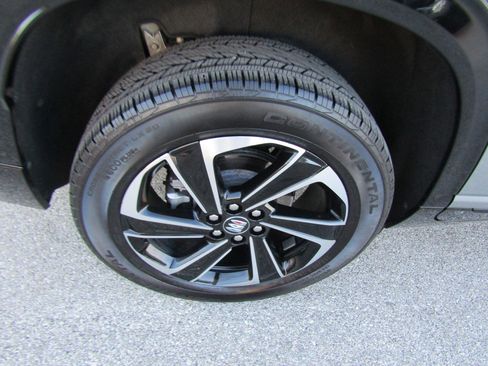 Used 2025 Buick Enclave Sport Touring image 11