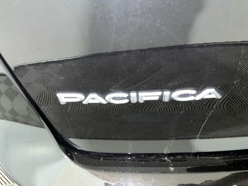 Used 2021 Chrysler Pacifica Limited w/ Uconnect Theater Family Group AWD/4WD image 11