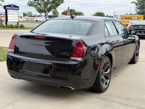 Used 2021 Chrysler 300 S RWD image 7