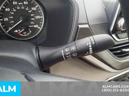 Used 2025 Nissan Altima 2.5 SV image 15