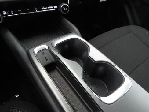 New 2026 Chevrolet Equinox EV LT image 23