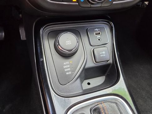 Used 2019 Jeep Compass Limited AWD/4WD image 28